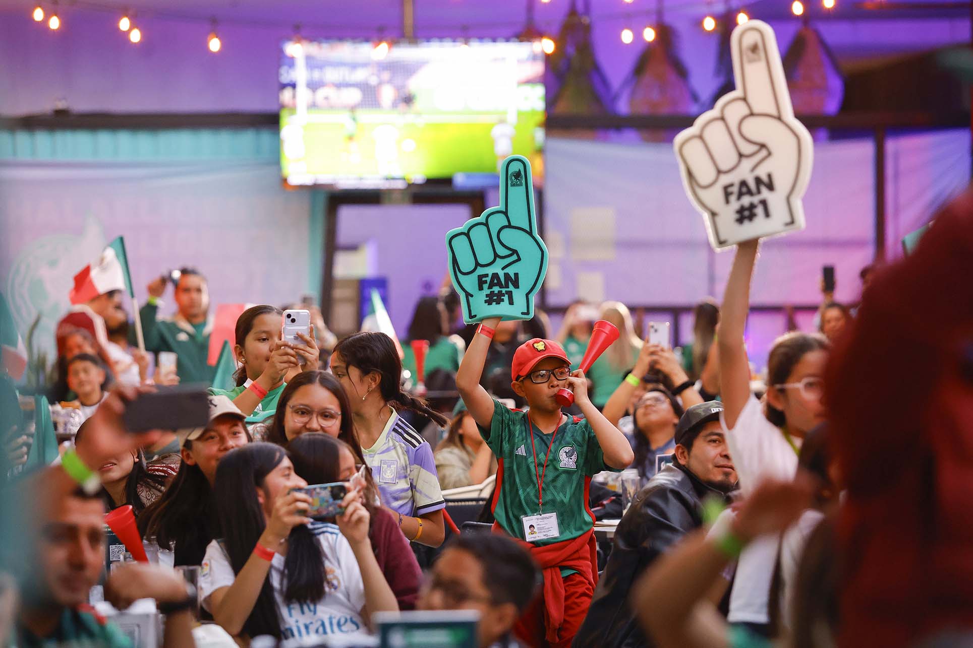 Watch Party - México vs Argentina